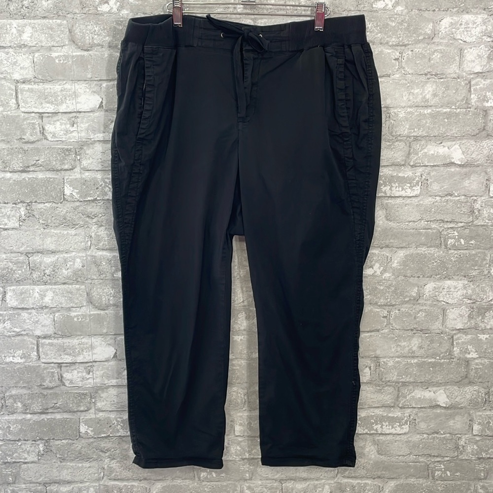 Maurices Black Cropped Straight Leg Pants
